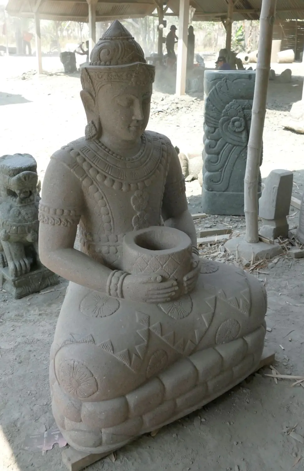  Product image 3 of the product “Seated Buddha in Thai style made of Riverstone, Holds a vessel in his hands, H. 150cm. ”